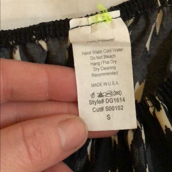 off the shoulder shift dress - Picture 2 of 4